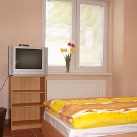 Batavya Penzion Topoľčany Dış mekan fotoğraf
