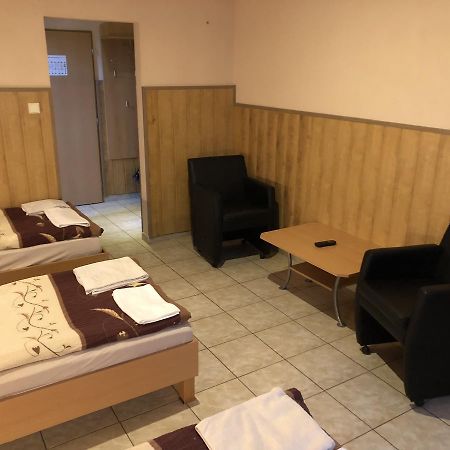 Batavya Penzion Topoľčany Dış mekan fotoğraf