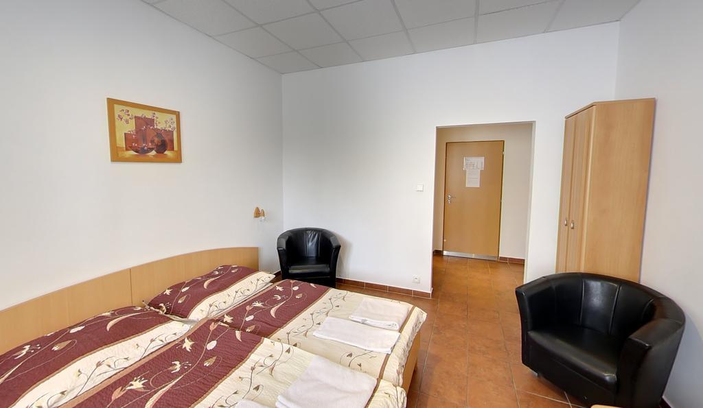 Batavya Penzion Topoľčany Dış mekan fotoğraf