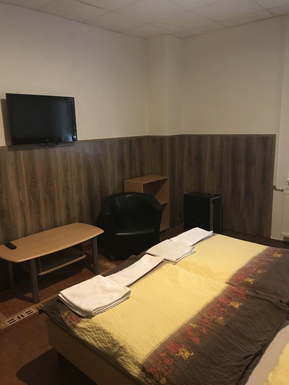 Batavya Penzion Topoľčany Dış mekan fotoğraf