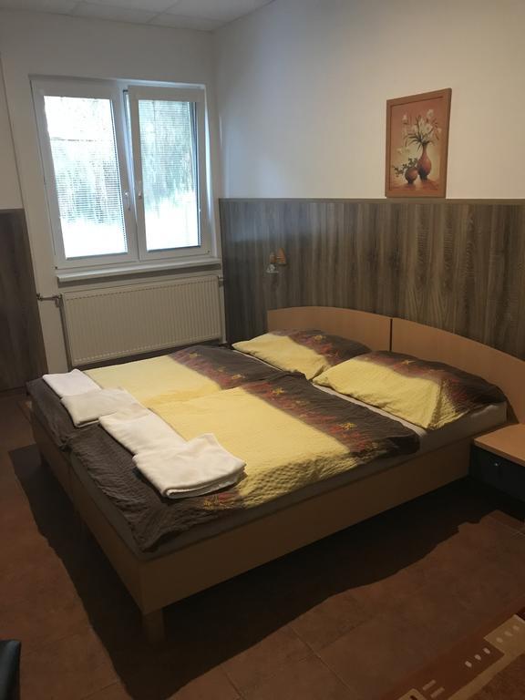 Batavya Penzion Topoľčany Dış mekan fotoğraf
