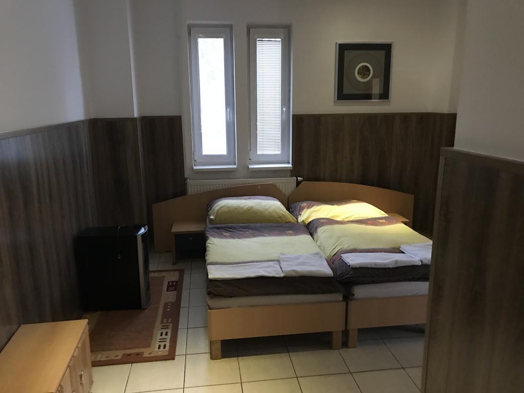Batavya Penzion Topoľčany Dış mekan fotoğraf