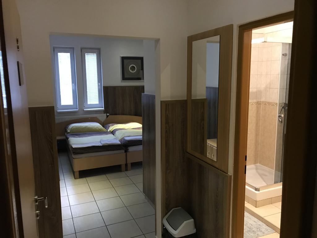 Batavya Penzion Topoľčany Dış mekan fotoğraf