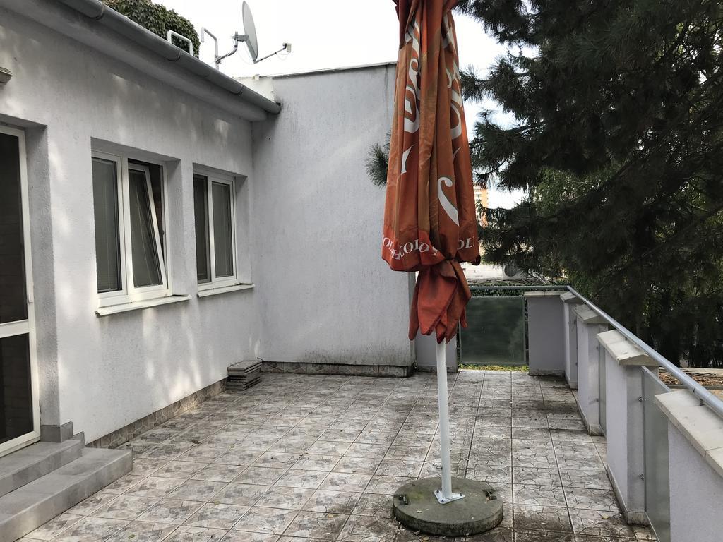 Batavya Penzion Topoľčany Dış mekan fotoğraf