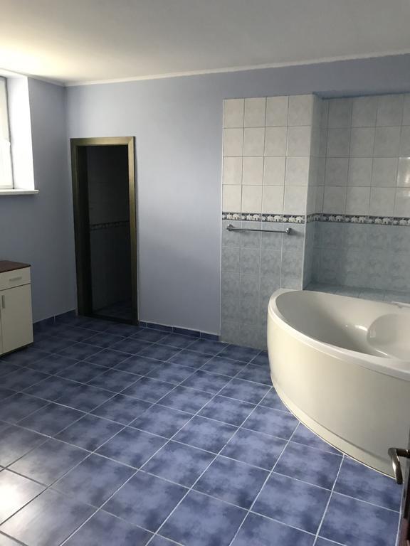Batavya Penzion Topoľčany Dış mekan fotoğraf