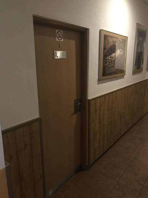 Batavya Penzion Topoľčany Dış mekan fotoğraf